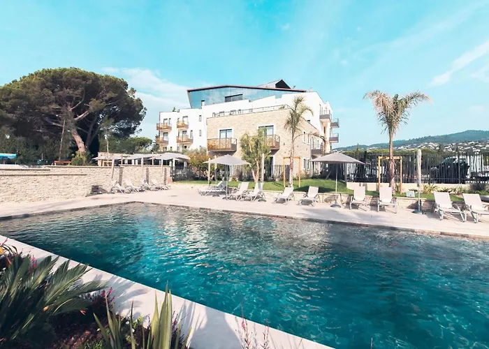 酒店 Ilot Du Golf Bw Premier Collection 4*