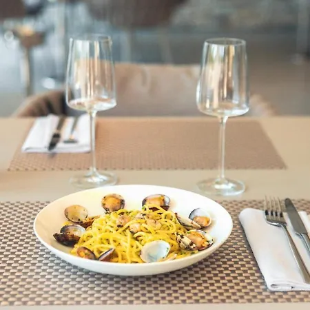 Отель Ilot Du Golf Bw Premier Collection 4*