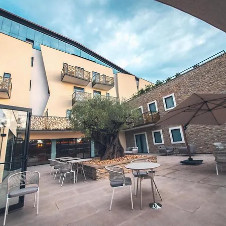 Ilot Du Golf Bw Premier Collection מאנדליה-לה-נאפול