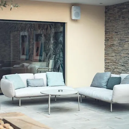 מלון Ilot Du Golf Bw Premier Collection מאנדליה-לה-נאפול