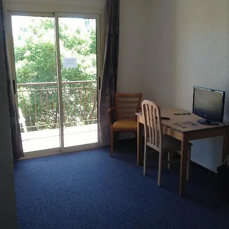 Отель Ilot Du Golf Bw Premier Collection